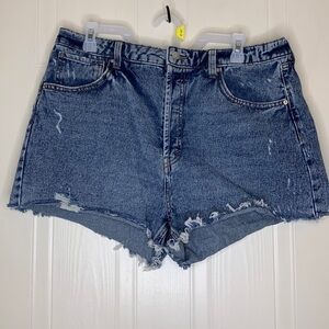 Wild Fable women’s cut-off denim shorts size 16